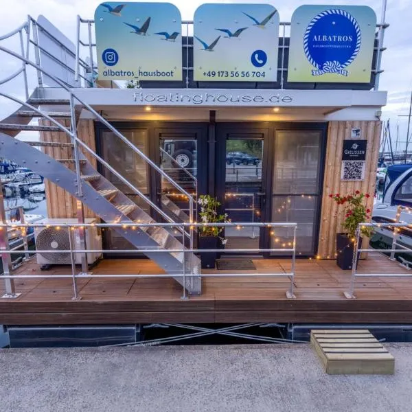 Hausboot Albatros, hotel v destinaci Mücheln