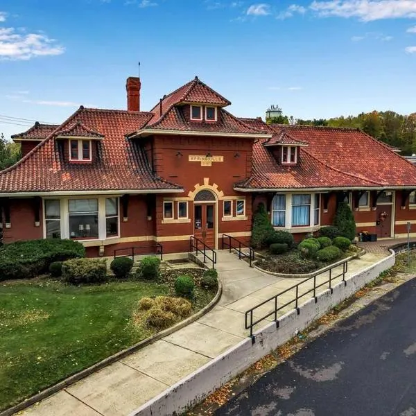Historic Springville Train Depot Inn Hotel Apartment, hotel v destinaci Springville