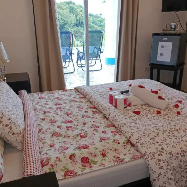 Couple room A in Final Destination Resort, hotel v destinaci Bolinao