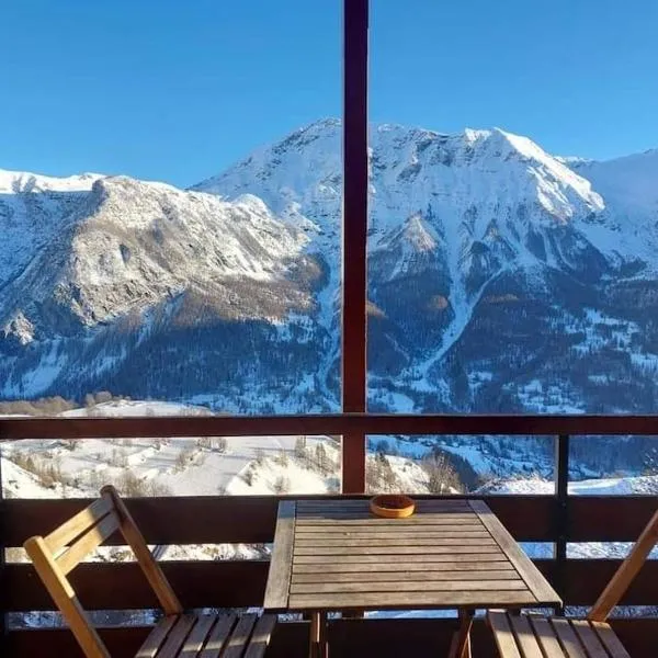 Orcières : appartement spacieux, calme et agréable, hotel in Orcières