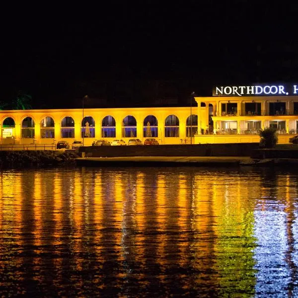 Northdoor Hotel, hotel Amasrában