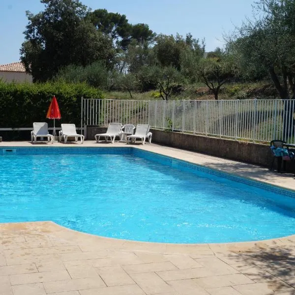 Logis Hotel Le Col De L'ange – hotel w mieście Draguignan