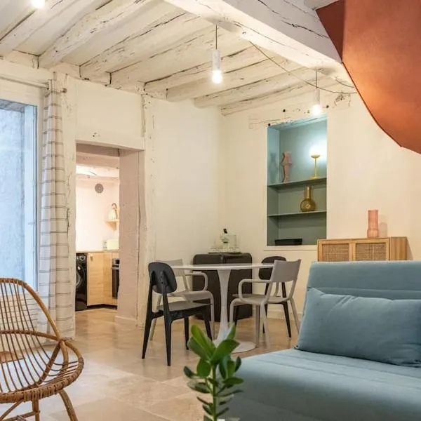 Duplex avec patio - Quartier historique, hotel in Moulins