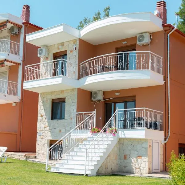 Vacation house with a panoramic sea view and forest, ξενοδοχείο στο Πολύχρονο