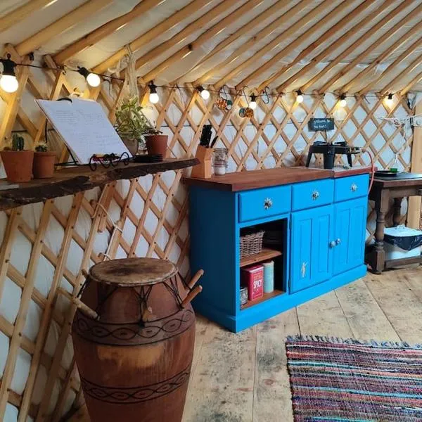 Pandy Farm Yurt - Panoramic mountain views within Snowdonia's National Park - 4x4 recommended, hotel v destinaci Dolgellau