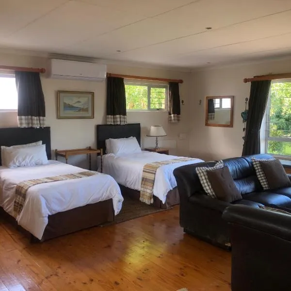 Bee’s Knees Cottage, hotel sa Winterton