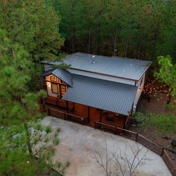 Cozy Cabin Perfect for Couples, hotel v destinaci Broken Bow
