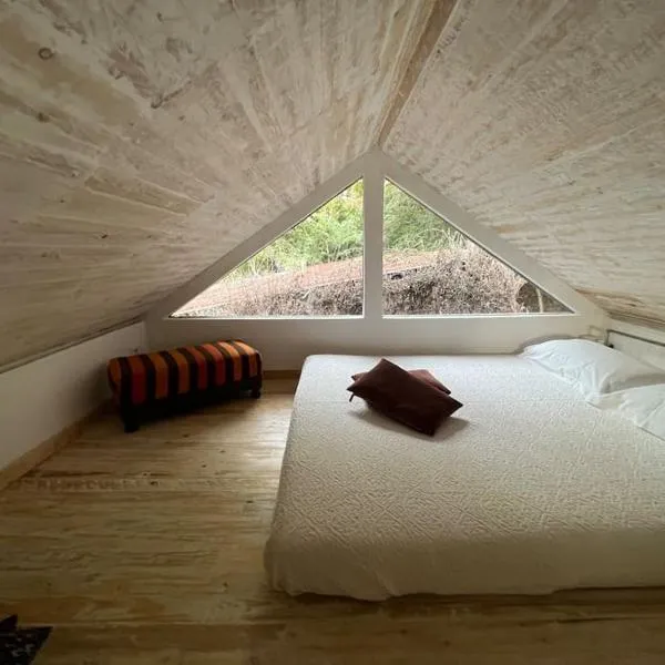Eco-Chic Retreat: Countryside Oasis Near Florence, hotel v destinaci Pozzolatico