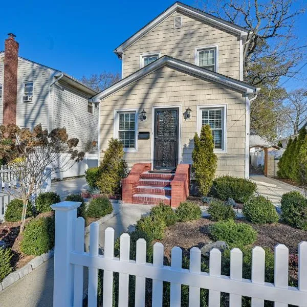 Charming Valley Stream Home 24 Mi to Central Park, hotel v destinaci Valley Stream