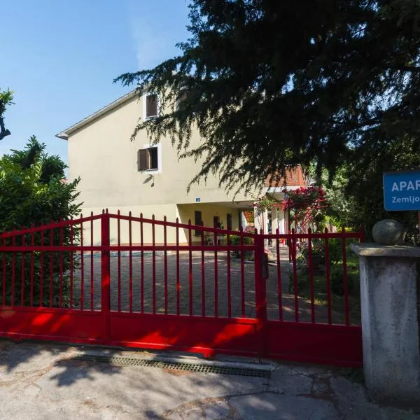 Apartments Milica, viešbutis mieste Kaštel