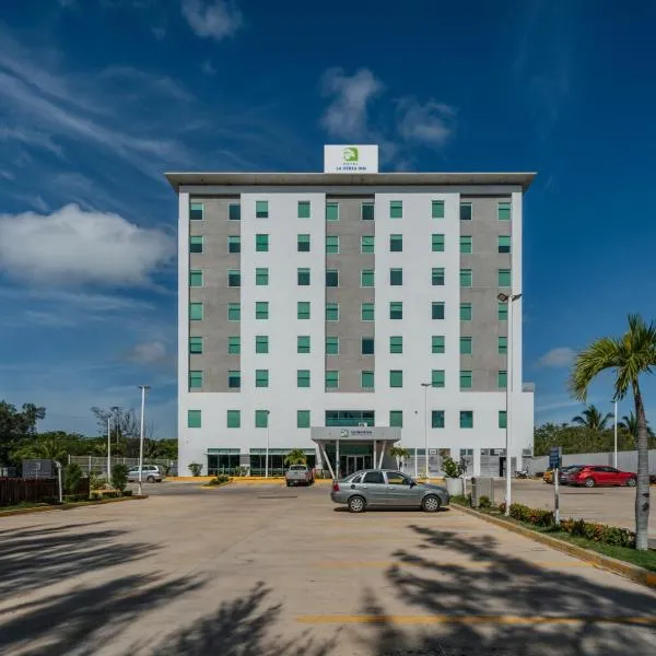 La Venta Inn Ciudad del Carmen, hotel in Palmas