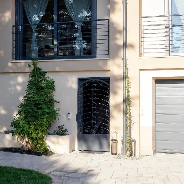 Appartamento NEW YORK, hotel v destinaci Torre dʼIsola