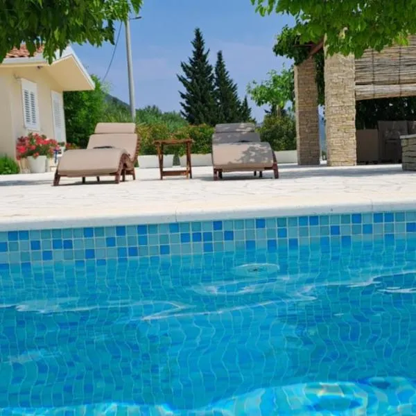KUĆA U PRIRODI LI, hotel di Vrgorac