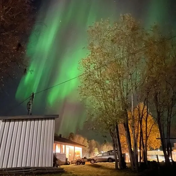 Sentral og romslig leilighet nært Senja, khách sạn ở Haugland