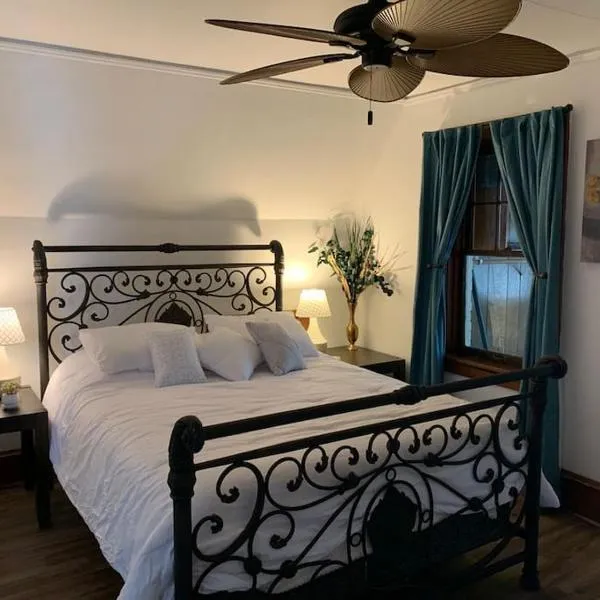 Nice 1 BR Apt, WIFI & Office, Near State Fair, хотел в West Allis