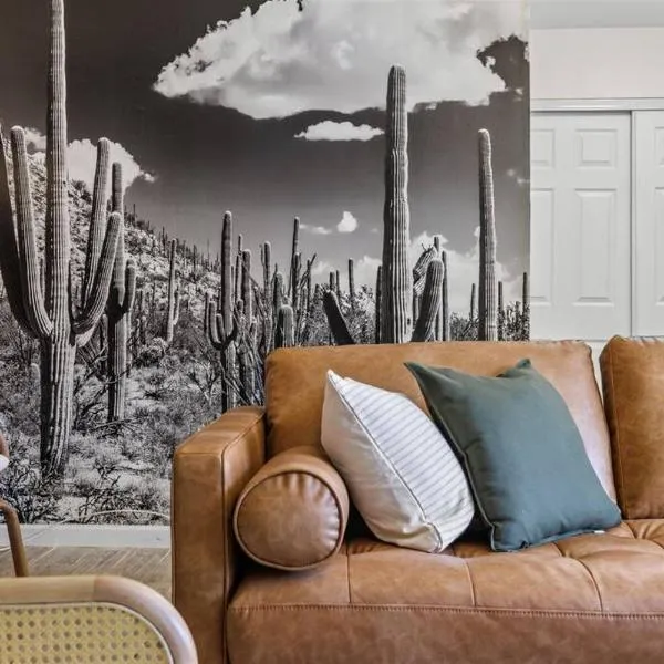 The Scott Pad - Remodeled space, large pool, centrally located in the heart of Scottsdale!, hotel v destinaci Scottsdale