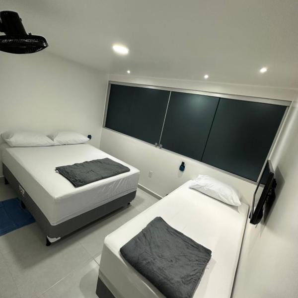 Quarto privativo com banheiro compartilhado em Pousada recém construída,a 500mts do pátio do forró