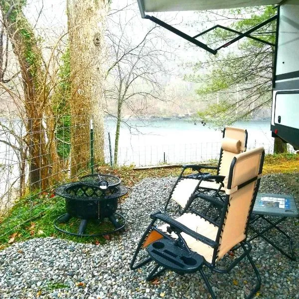 White River Resort RV Rentals, hotel v destinaci Lakeview