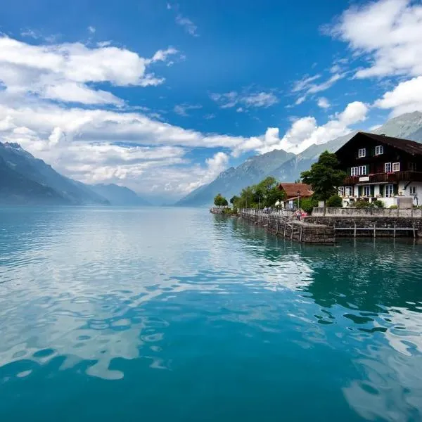 Viesnīca Romantic Lake & Mountain apartment Pure Swissness pilsētā Brienca