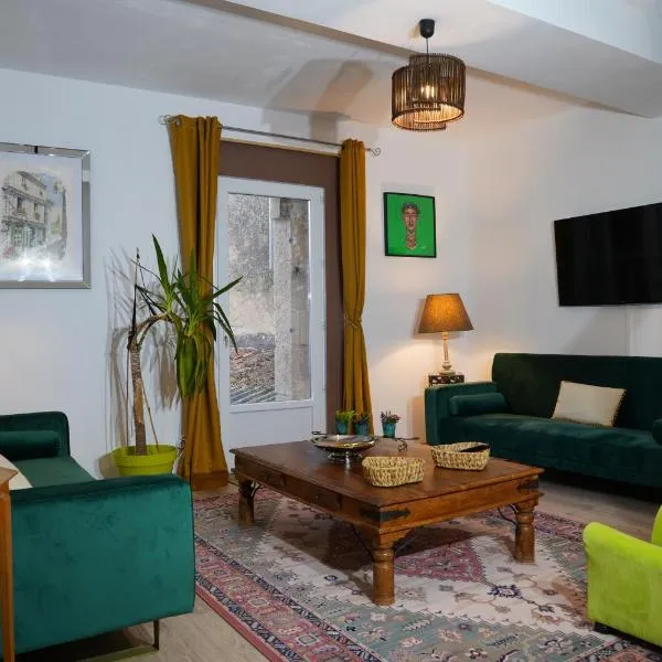 la roseraie, hotel em Saint Loup Lamaire