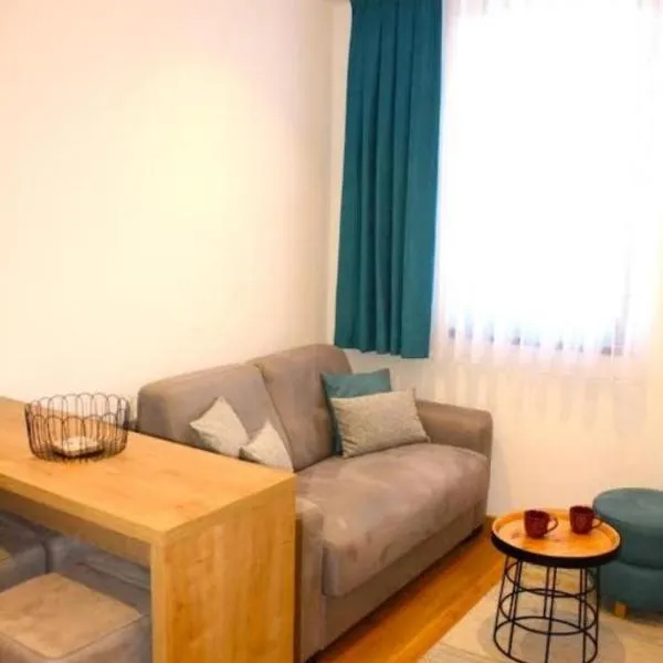 Aparthotel Zlatni Javor 406, hotel em Jahorina