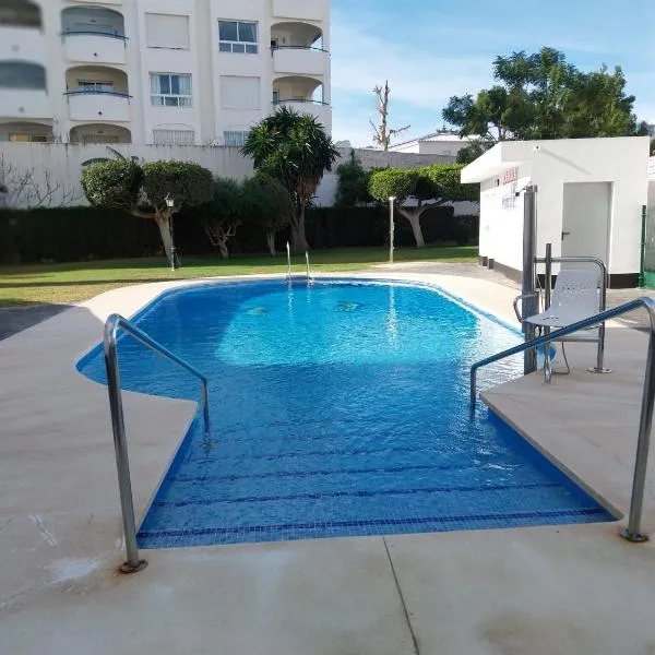 Chalet en Málaga, Torremolinos, cerca de la playa, hotel v Malaze