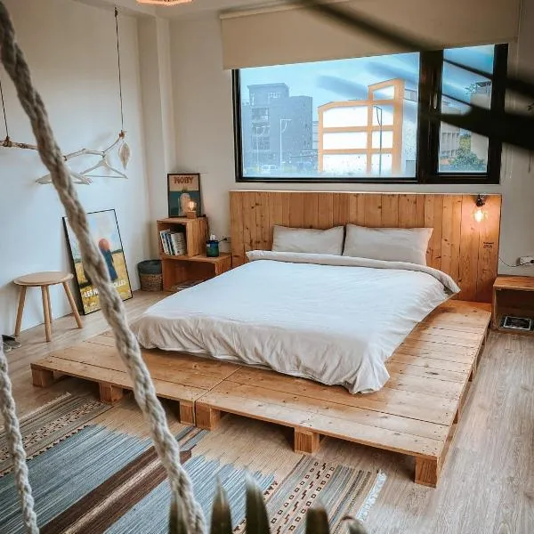白木宿客WoodWhite House, hotel v destinaci Toucheng