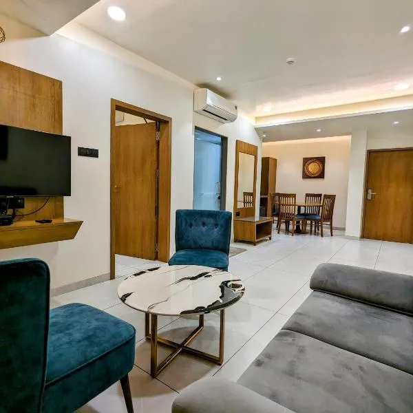Hotel Red Chillee Restro, hotel v destinaci Silvassa