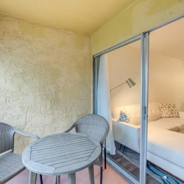 Quaint Sarasota Condo: 4 Mi to Siesta Key Beach!、サラソタのホテル