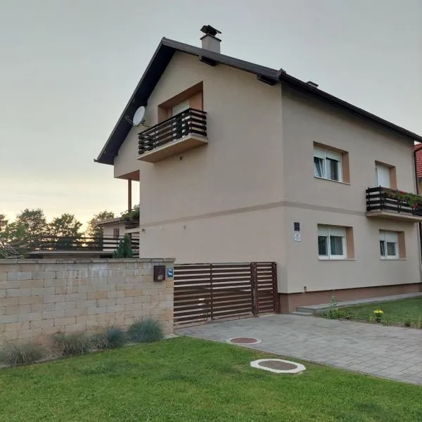 Apartman Ždralović, hotel v destinácii Lipik