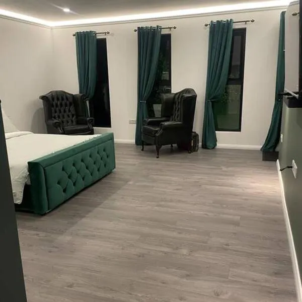 Woodland lodge green room, hotel v destinaci Dungiven