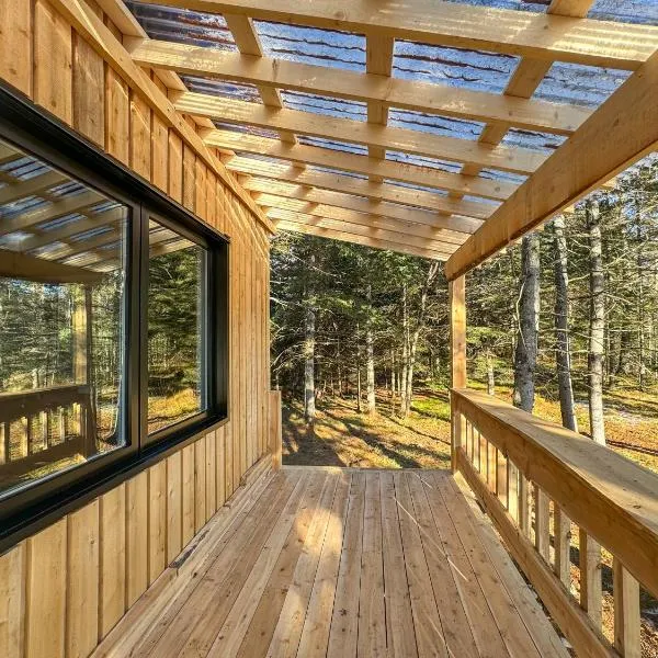Mont Megantic - Chalet Le Madison, hotel v destinaci La Patrie