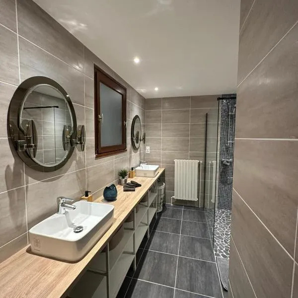 Maison Confort Stationnement Privatif 6 pers, hotel v destinaci Échirolles