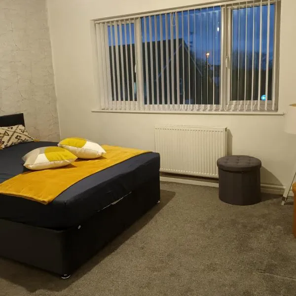 2 bed apartment, hotel di Whitefield
