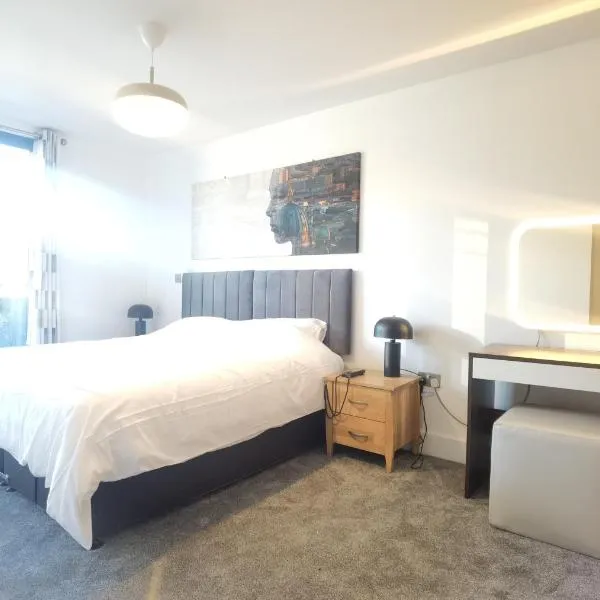 Celaka Birmingham Central apartment, Free Indoor Parking, hotel i Birmingham