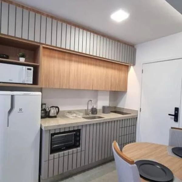 Apartamento ensolarado em condomínio clube, Hotel in Curitiba