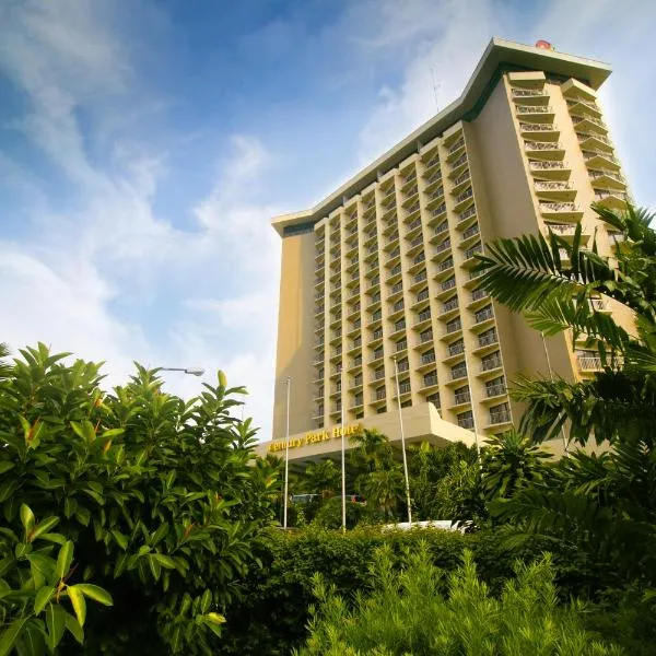 Century Park Hotel, готель у місті Pildira