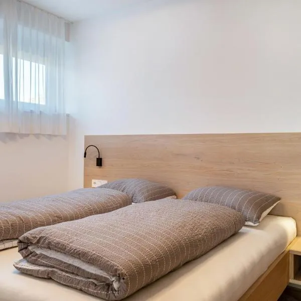 Mountain Meadows Apt 2, hotel a Valdaora