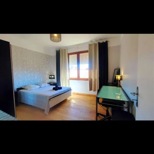 Chambre Luxurieux Gris, hotel em Perpignan