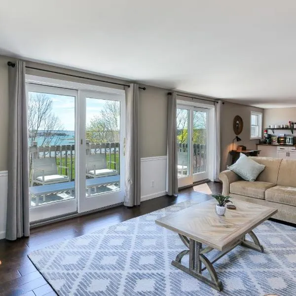 2BR Condo Downtown SWH w/ Ocean Views [Driftwood]、サウスウェスト・ハーバーのホテル