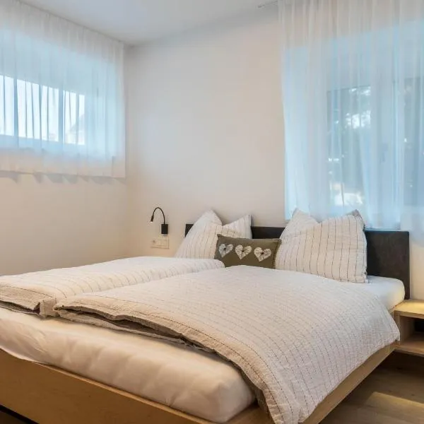 Mountain Meadows Apt 4, hotel a Valdaora