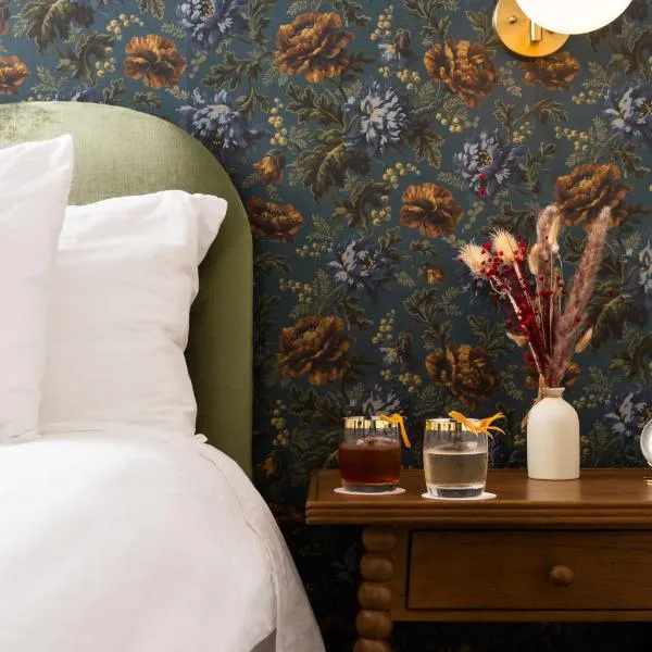 Petit Soleil - Bed, Breakfast and Bar, hotel in San Luis Obispo