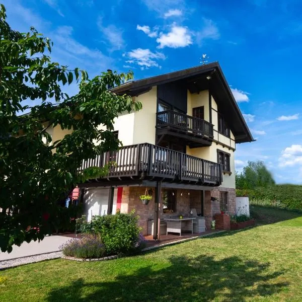 Sonnige Aussicht, hotel v destinaci Mitlosheim