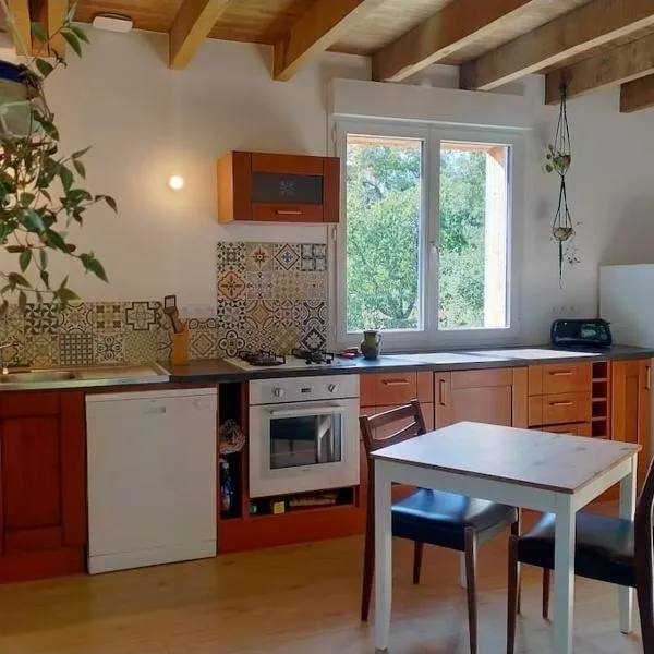 Gîte à la ferme, hotel in Questembert
