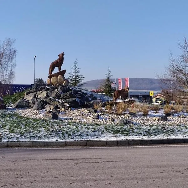 Logîte Touristique Les 3 Loups, hotel en Gironcourt-sur-Vraine