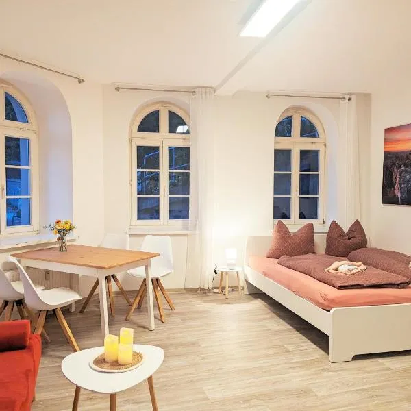 Urlaubsmagie - Helle Wohnung mit Sauna & Pool & Whirlpool - F1, hotel v destinácii Sebnitz