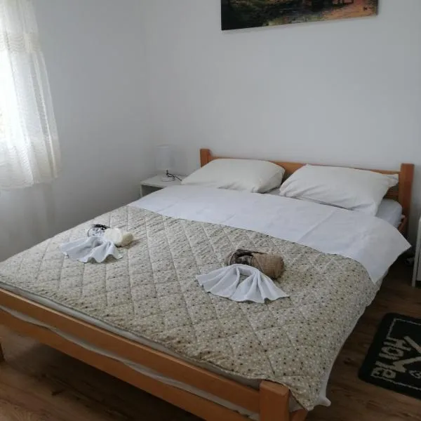 Apartman Mila, hotel di Ostrovo