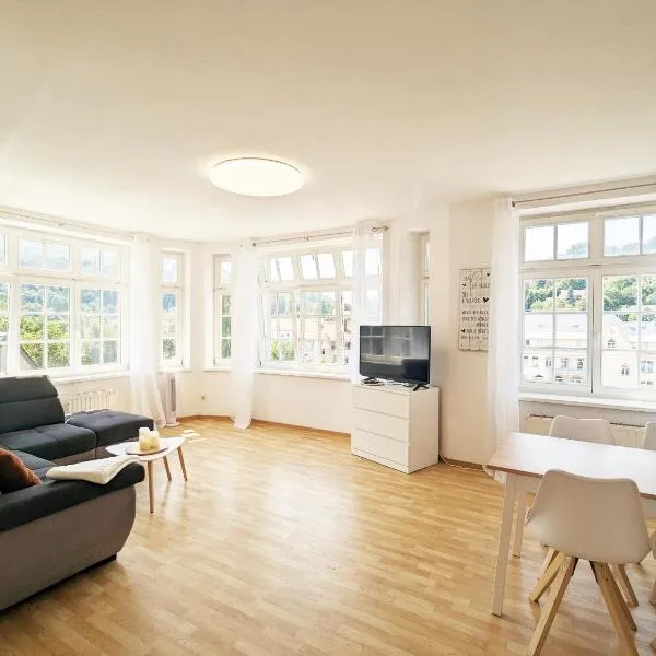 HW3 - Urlaubsmagie - Helle, große Wohnung mit Pool, ξενοδοχείο σε Sebnitz