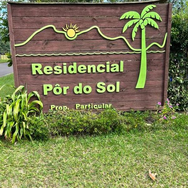 Casa na lagoa do Palmital com acesso à lagoa na propriedade e localizada apenas a 13 km da praia de Atlântida Sul e do Centro de Osório Lugar com Natureza-Wi-Fi 1 cama de casal e um beliche 2 solteiros