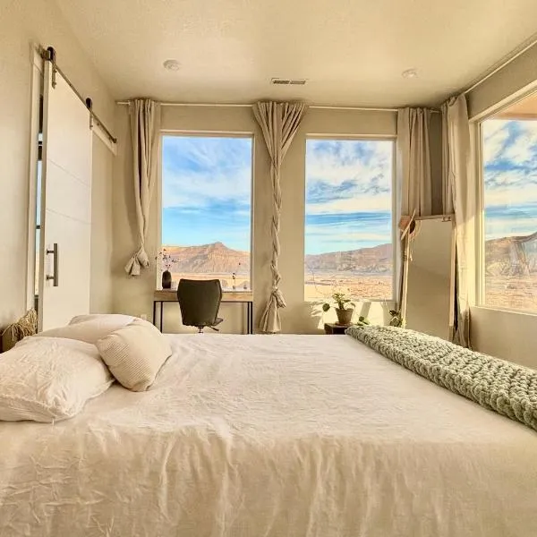 Calming Canyon Sanctuary with Grand Mesa Views, hotel di Big Water